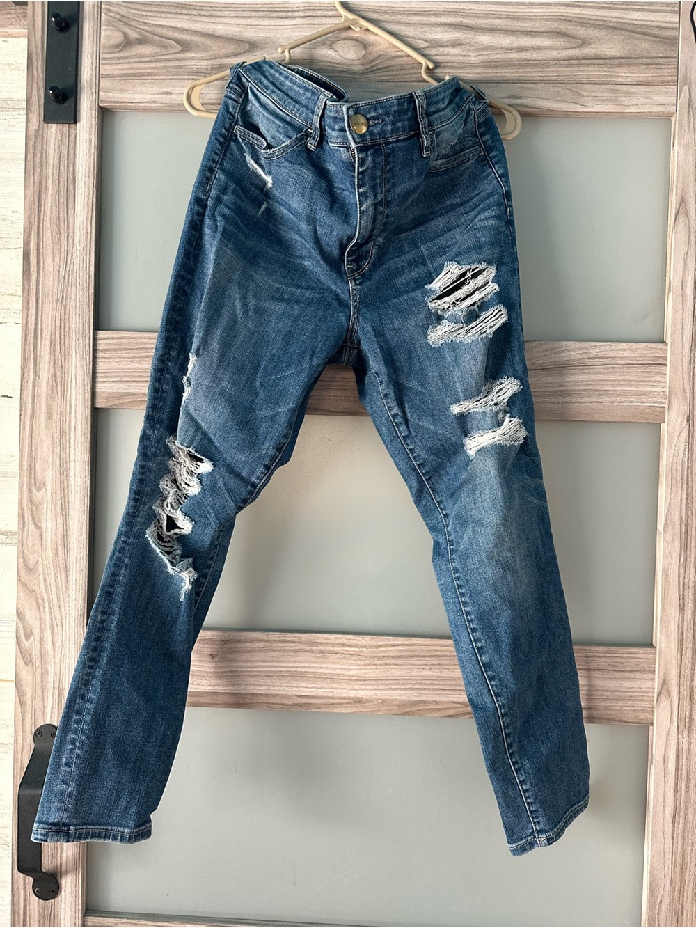 American Eagle Outfitters Distressed Blue Women’s Jeggings